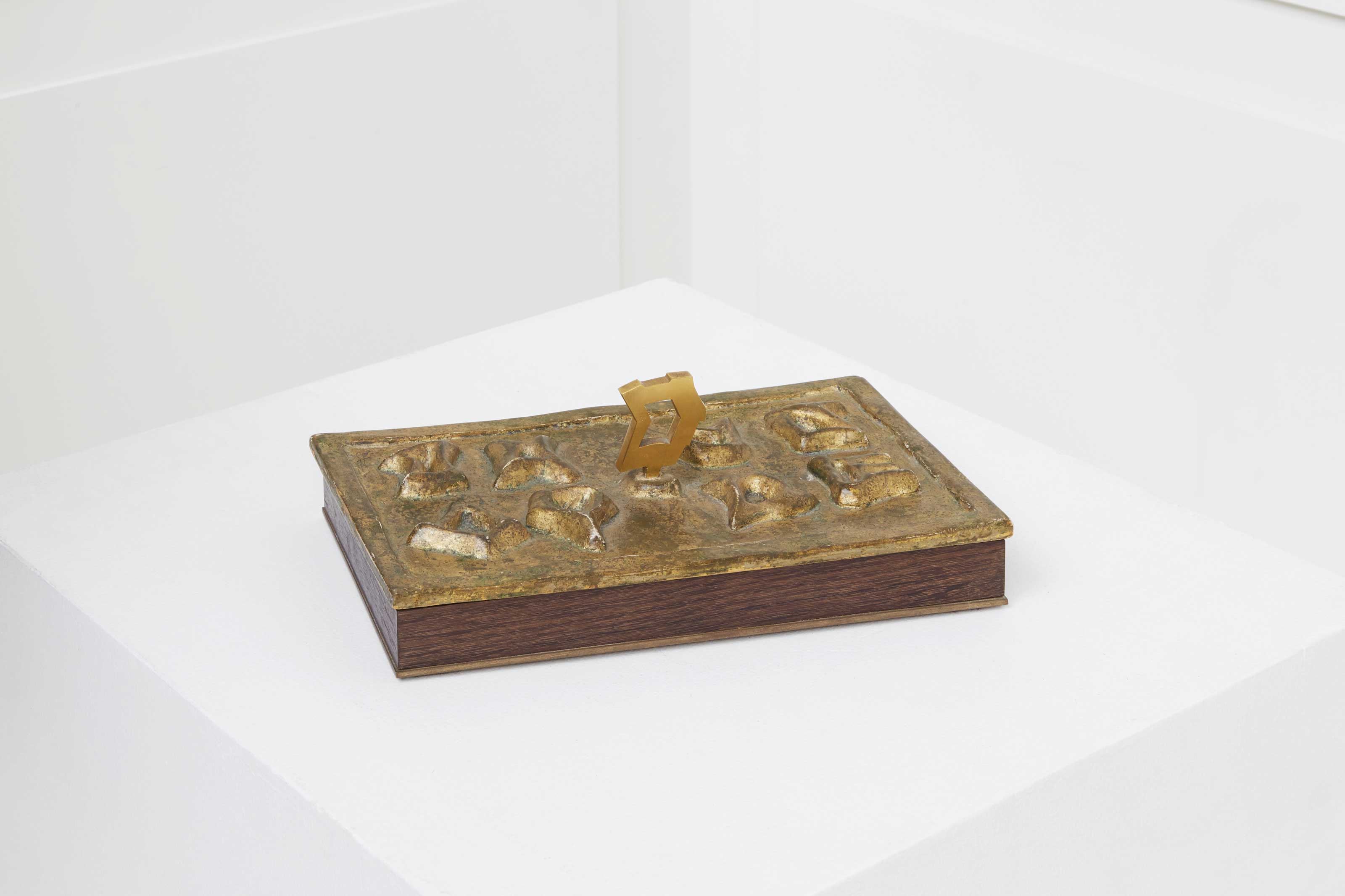 Marc du Plantier, Boîte, vue 01