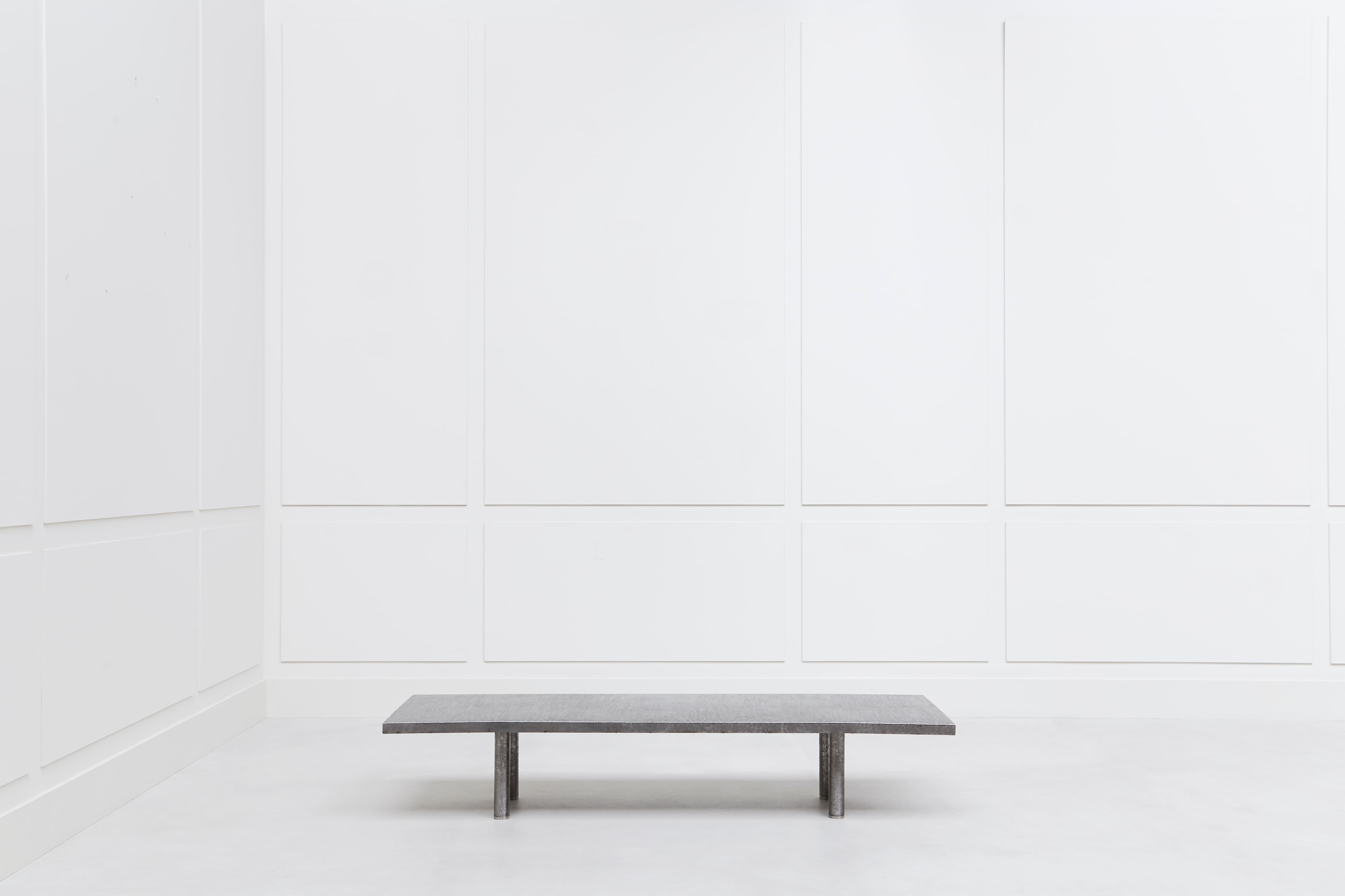Philolaos Tloupas, Table basse, vue 01