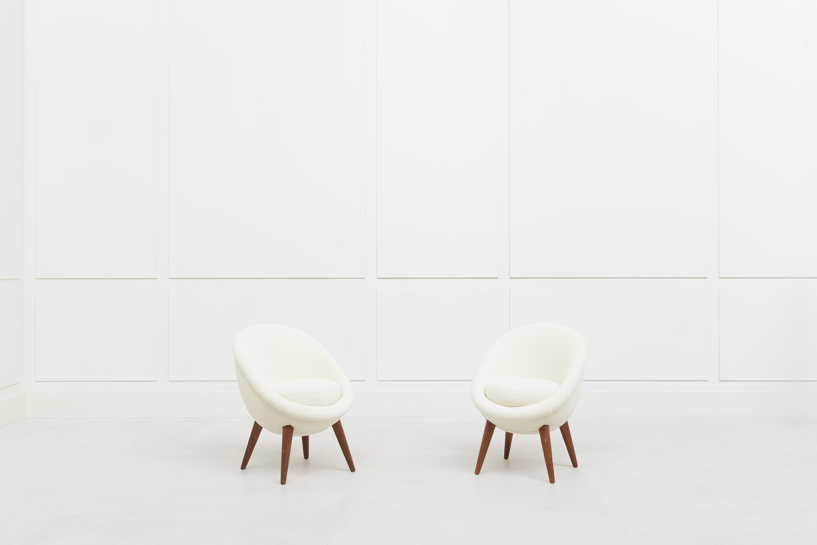 Jean Royère, Paire de fauteuils « Œuf », vue 02