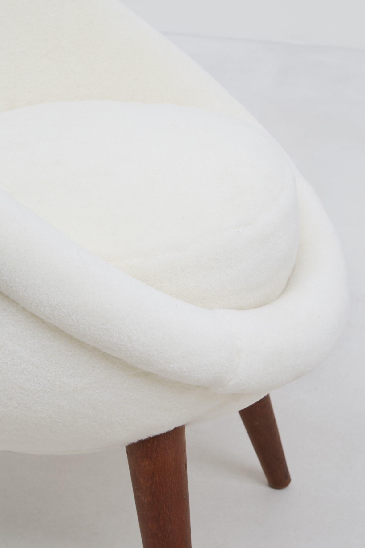 Jean Royère, Paire de fauteuils « Œuf », vue 05