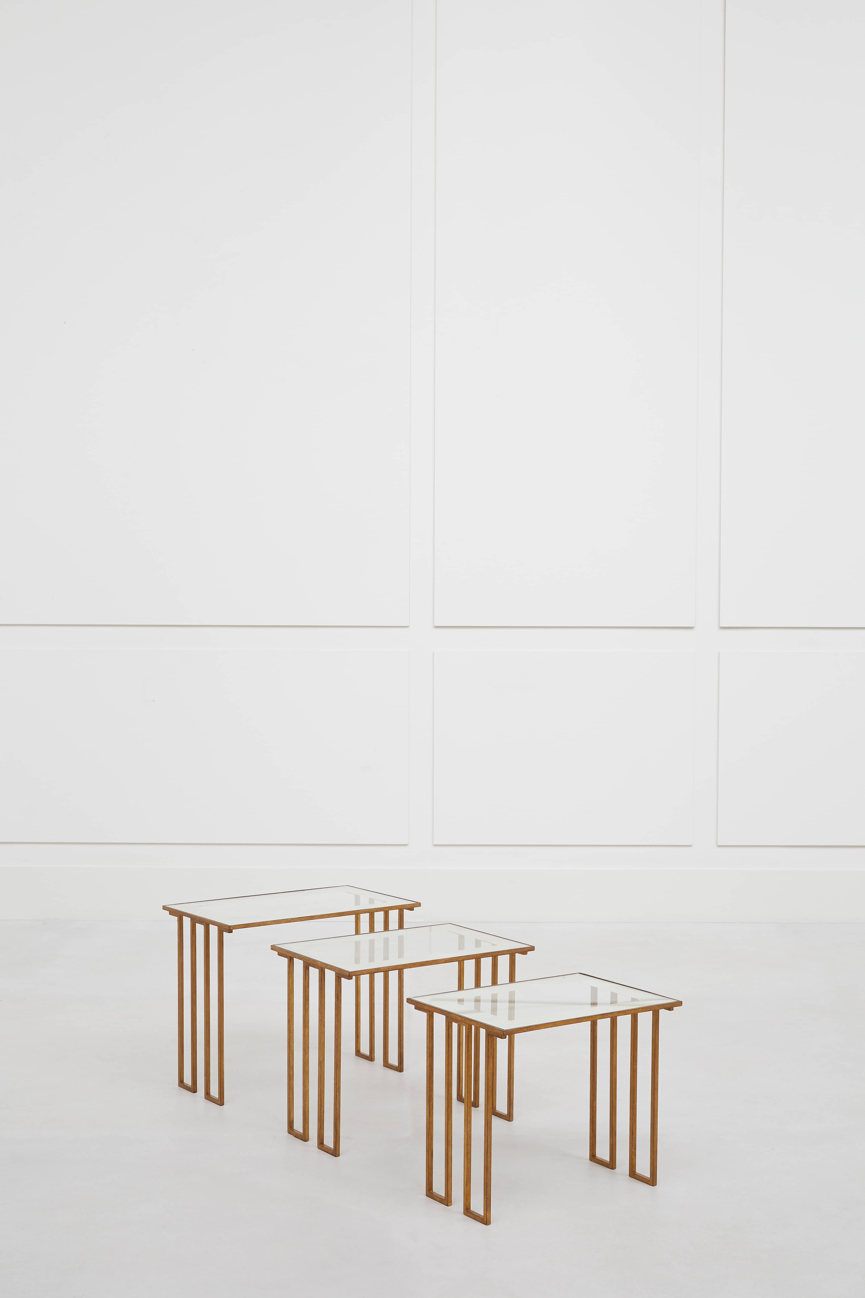 Jean Royère, Tables gigognes « Créneaux », vue 02