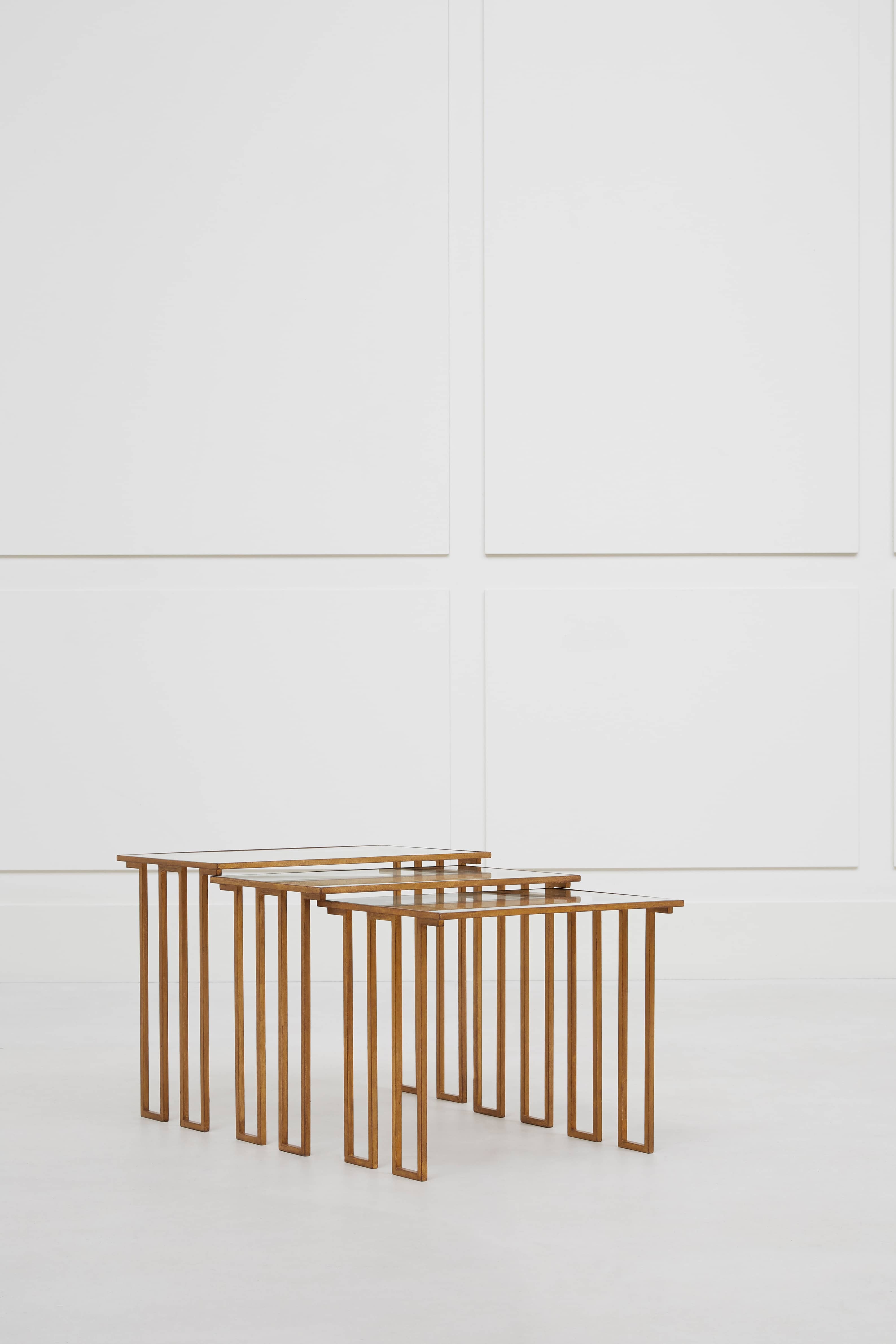 Jean Royère, Tables gigognes « Créneaux », vue 03