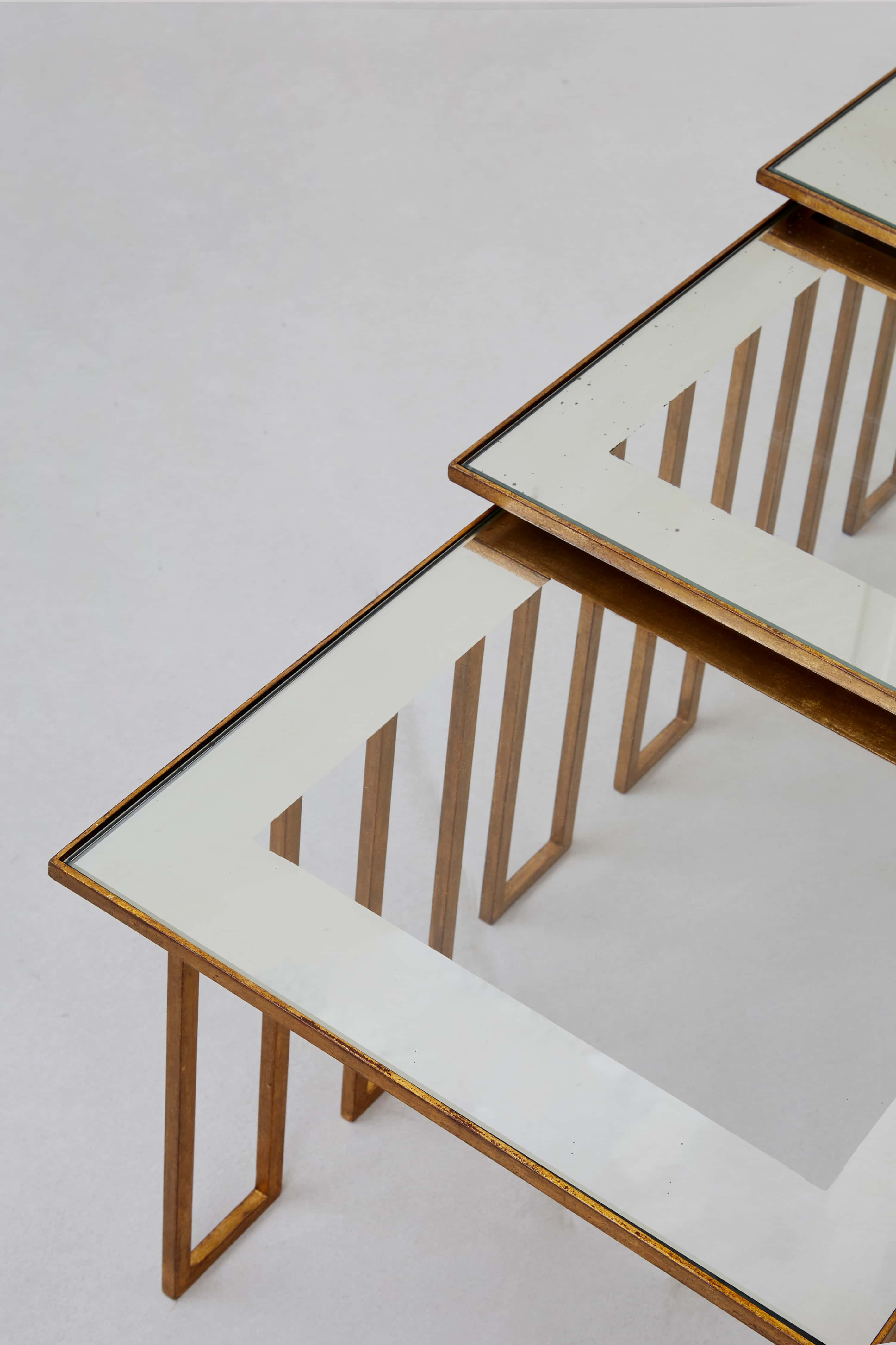 Jean Royère, Tables gigognes « Créneaux », vue 05