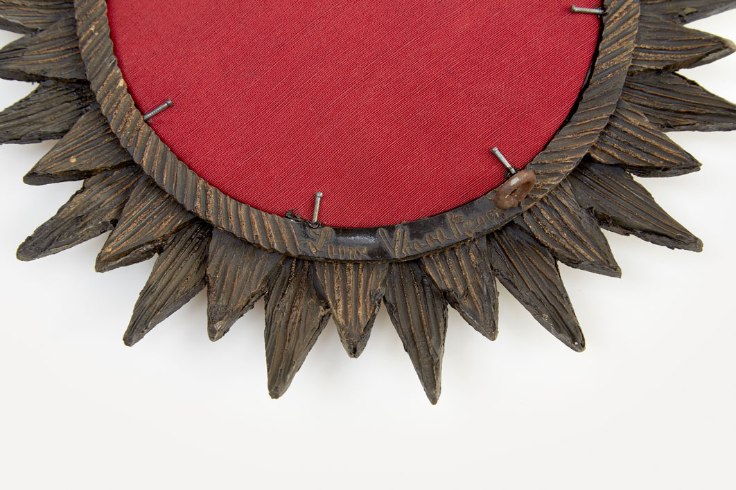 Line Vautrin, Miroir «Soleil à pointes n°1» rouge, vue 05